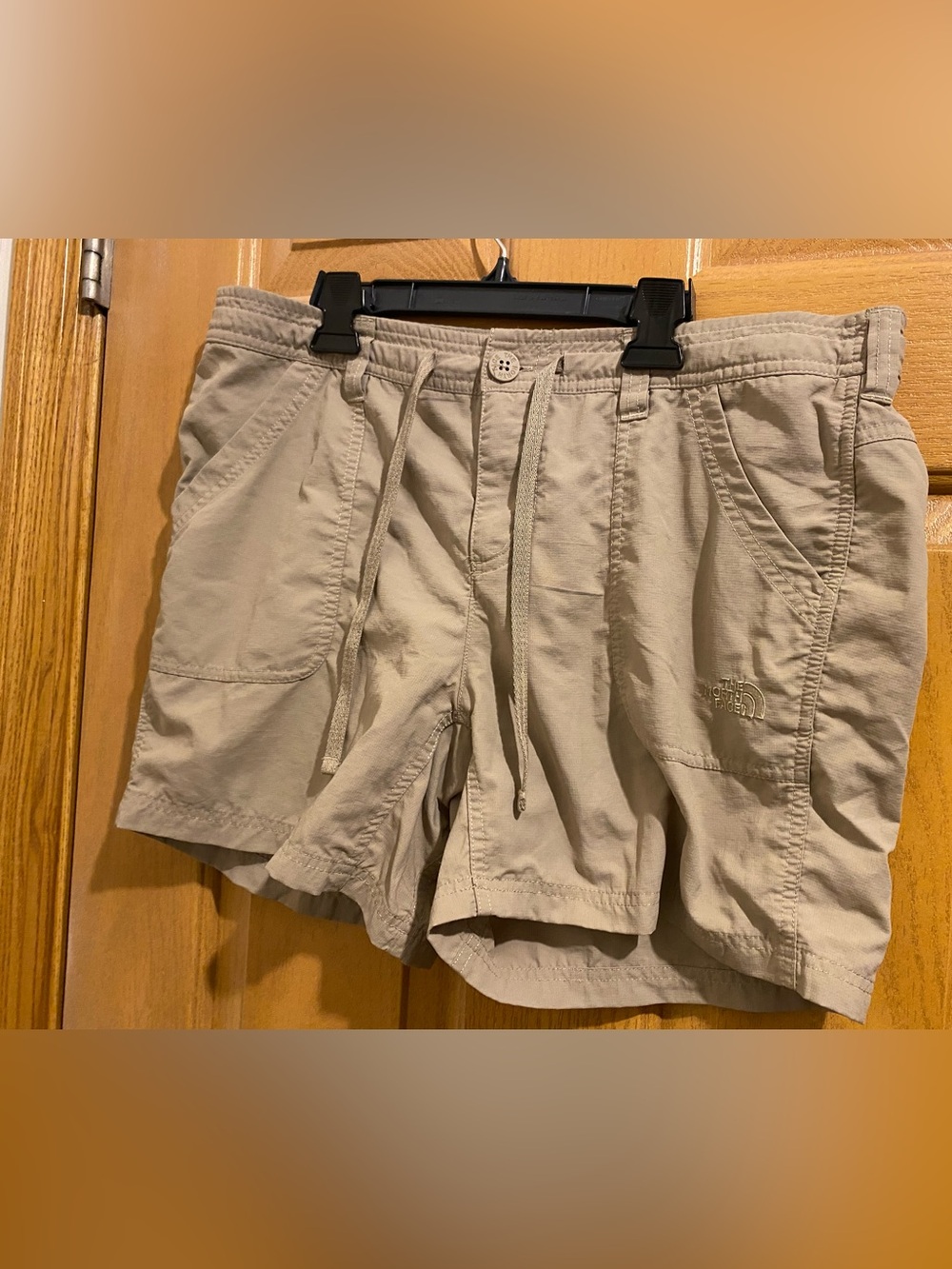 The North Face woman’s Khaki Drawstring Cargo-Style Shorts